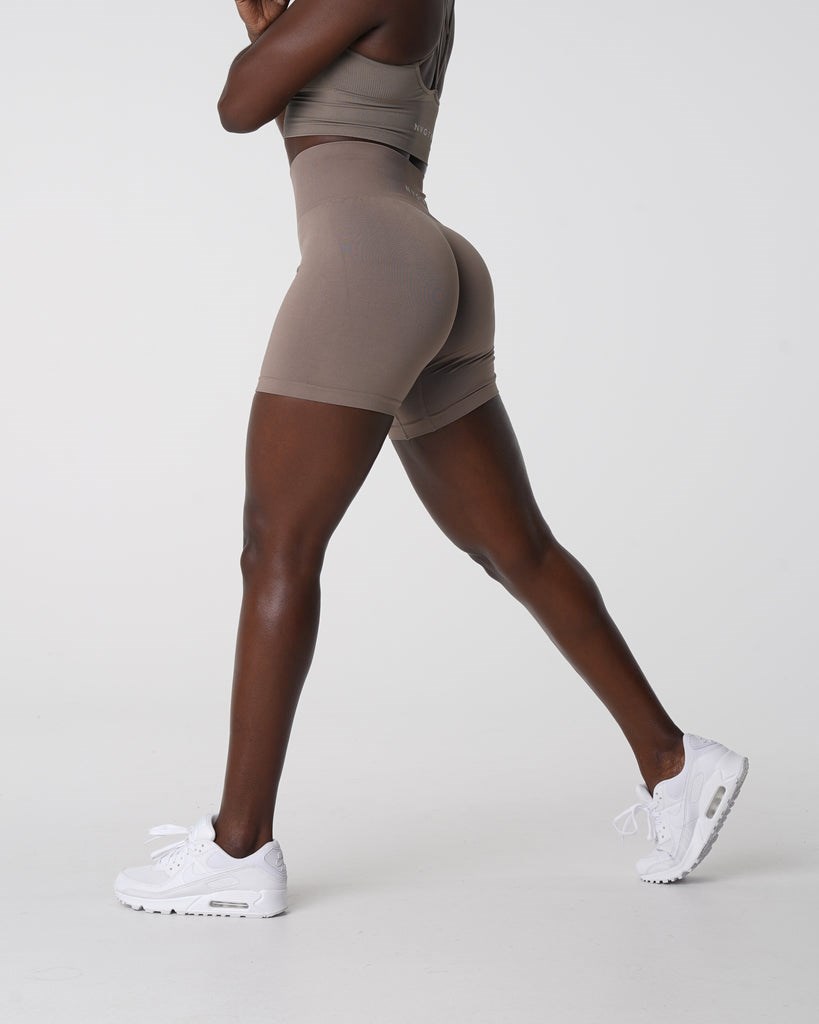 NVGTN Solid Seamless Shorts Taupe | 62138-EGZI