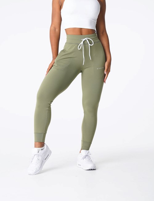 NVGTN Joggers Oliwkowe | 82397-IESN